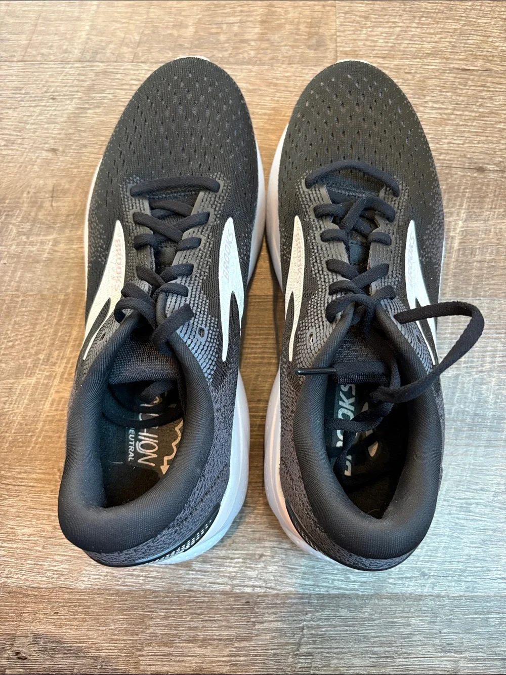Brooks Ghost 16 Running Shoes Women’s 10.5 Black/White/Orchid Ice